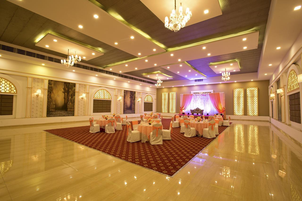 Inde Hotel Chattarpur Nueva Delhi Exterior foto